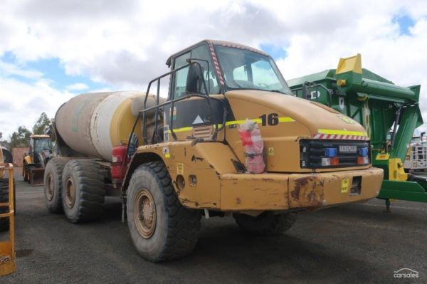 2007 Caterpillar 730 image