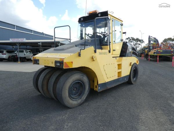 2010 BOMAG BW25RH MUTLI TYRE image