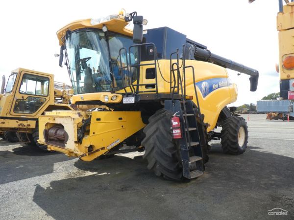 2009 NEW HOLLAND CR9060 image