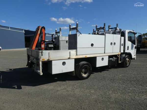 2012 ISUZU NPR 400 image