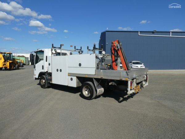 2012 ISUZU NPR 400 image