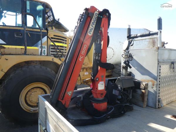 2012 ISUZU NPR 400 image