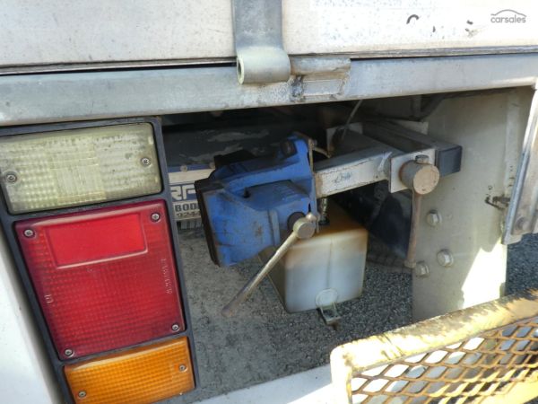 2012 ISUZU NPR 400 image