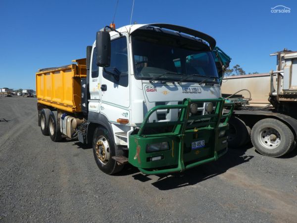 2010 ISUZU CXZ GIGA image