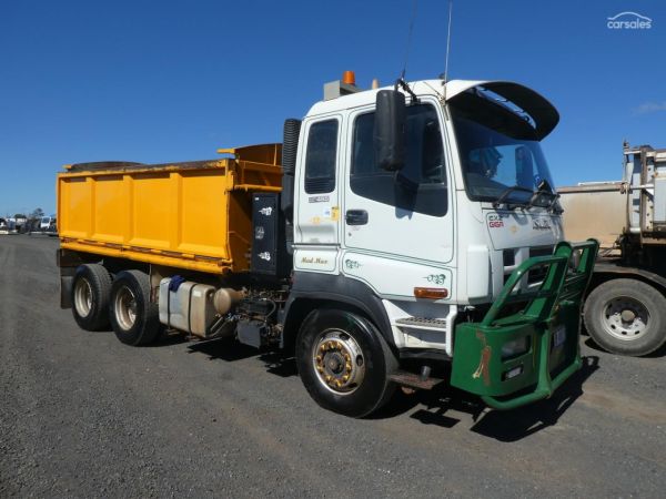 2010 ISUZU CXZ GIGA image