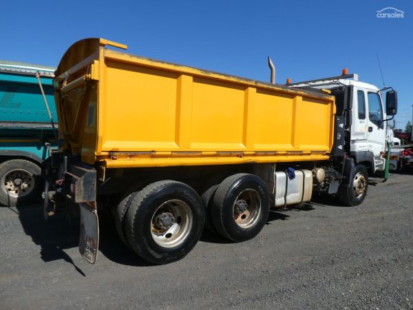 2010 ISUZU CXZ GIGA image