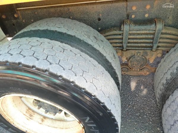 2010 ISUZU CXZ GIGA image