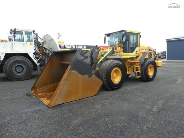 2011 VOLVO L60F image