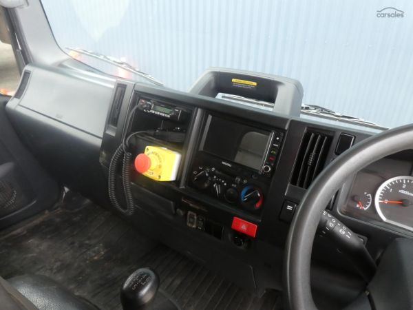 2021 ISUZU  NPR 4X2 image