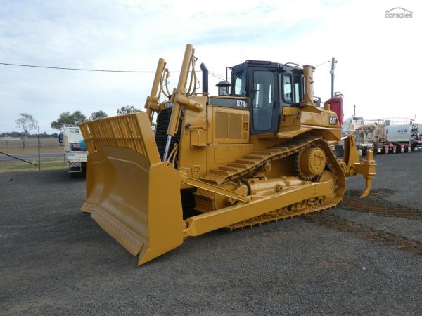 2005 Caterpillar D7R image