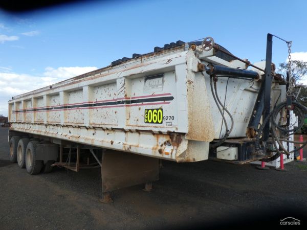 2005 J SMITH & SONS TRI AXLE SIDE TIPPER image