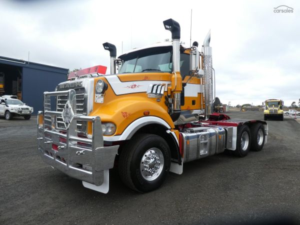 2017 MACK  CLXT SUPERLINER image