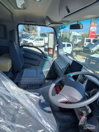 2025 Isuzu FYJ 300-350 AGI SPEC image