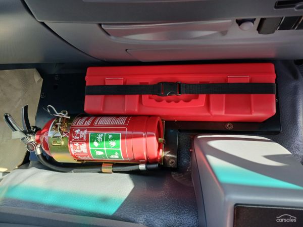 2025 Isuzu FYJ 300-350 AGI SPEC image