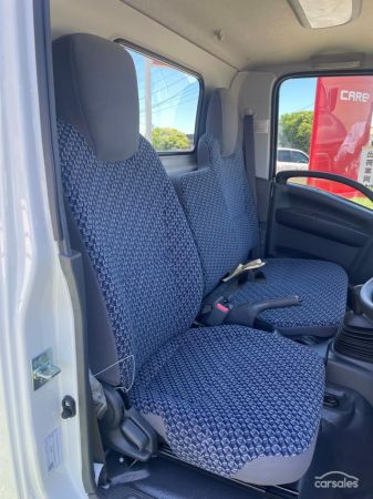 2025 Isuzu Npr 75-190 AMT MWB image