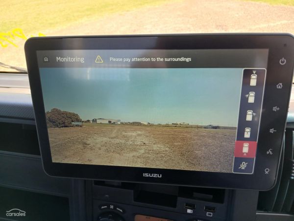 2025 Isuzu Npr 75-190 AMT MWB image