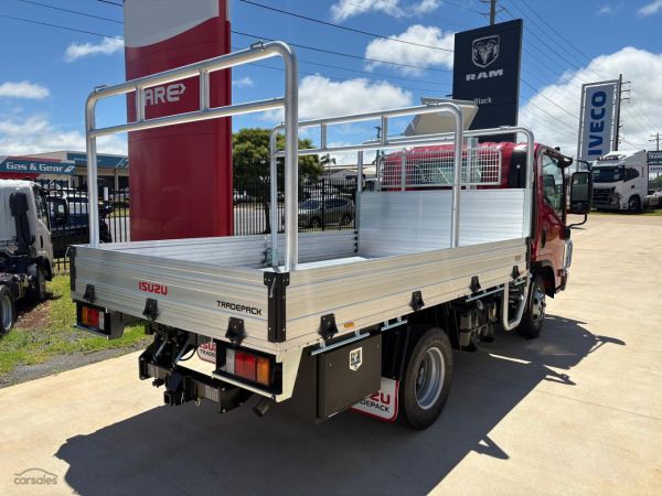 2025 Isuzu N Series NPR 45/55-155 Tradepack image