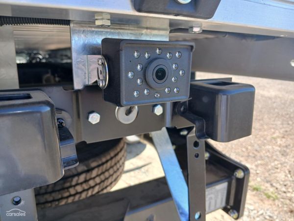 2025 Isuzu N Series NPR 45/55-155 Tradepack image