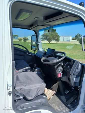 2025 Isuzu N Series NPR 45/55-155 Tradepack image