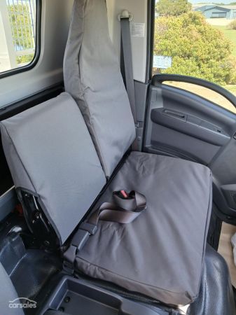 2025 Isuzu N Series NPR 45/55-155 Tradepack image