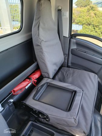 2025 Isuzu N Series NPR 45/55-155 Tradepack image