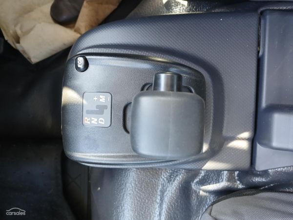 2025 Isuzu N Series NPR 45/55-155 Tradepack image