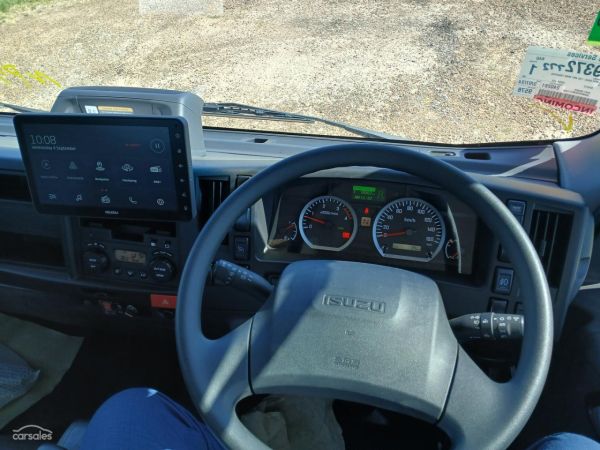 2025 Isuzu N Series NPR 45/55-155 Tradepack image