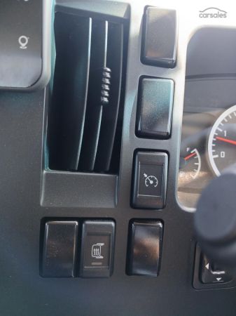 2025 Isuzu N Series NPR 45/55-155 Tradepack image