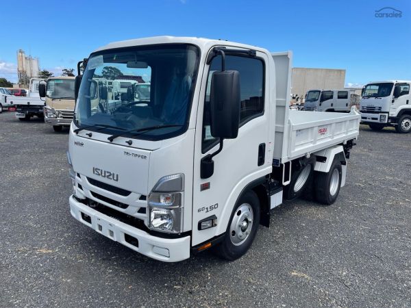2024 Isuzu NMR 45/60-150 Amt Tri-Tipper NMR image