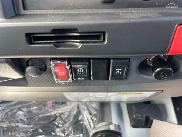 2024 Isuzu NMR 45/60-150 Amt Tri-Tipper NMR image