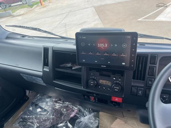 2025 Isuzu Npr 45 155 Servicepack-X image