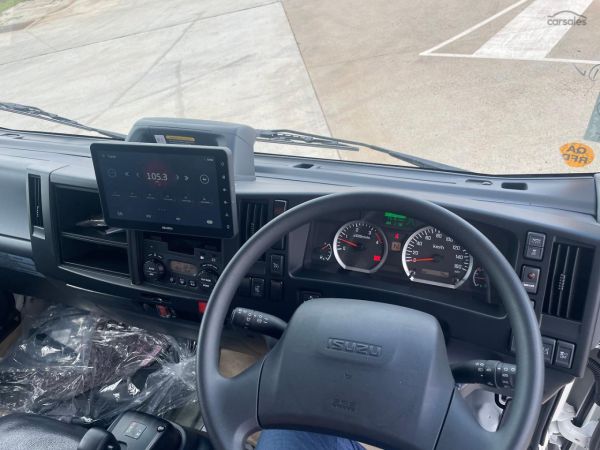 2025 Isuzu Npr 45 155 Servicepack-X image