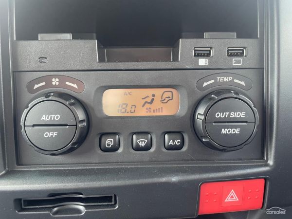 2025 Isuzu Npr 45 155 Servicepack-X image