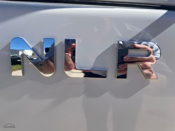 2025 Isuzu Nlr 45-150 Cab Chassis image