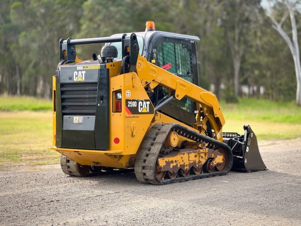 2015 Caterpillar 259D Skid Steer image