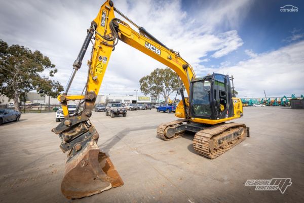 2021 JCB JS130LC image