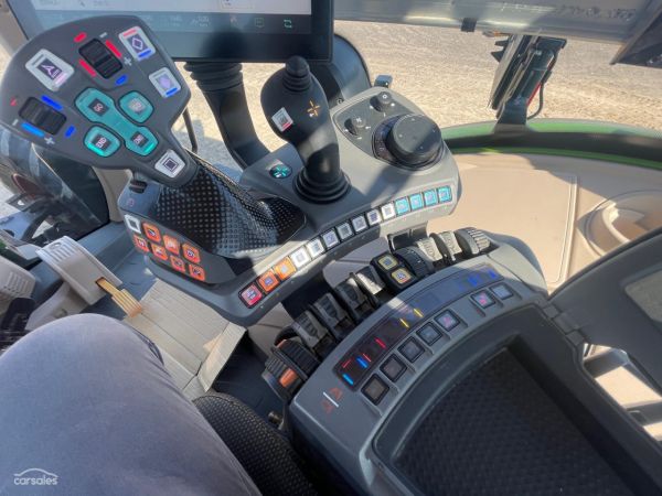 2022 Fendt 933 image