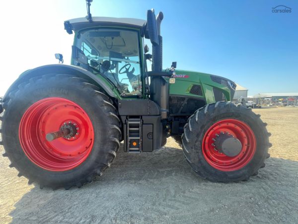 2022 Fendt 933 image