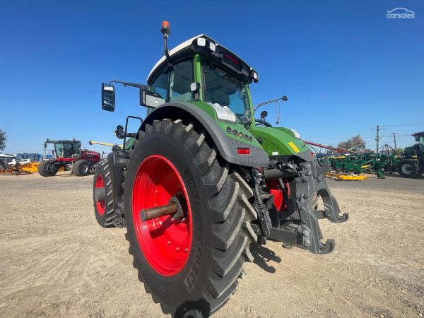 2022 Fendt 933 image