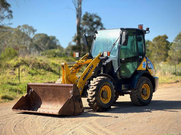 2014 Komatsu WA65-6 Loader/Tool Carrier image
