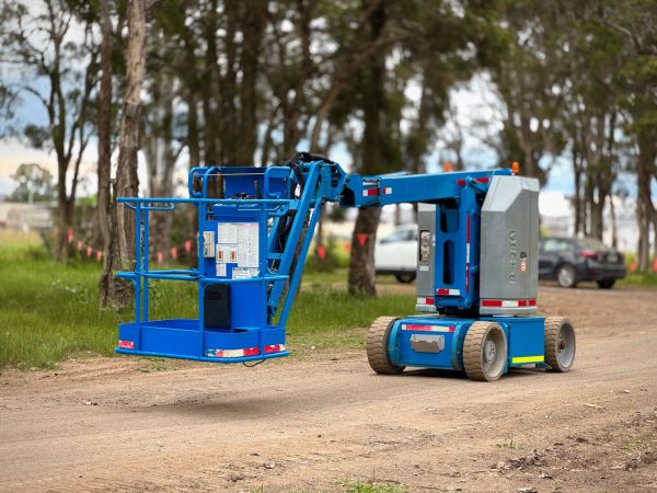 2014 Genie Z30/20N Boom Lift image