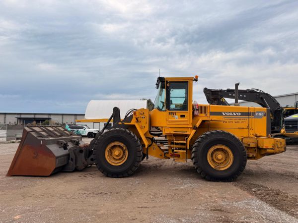 1998 Volvo L120H Wheel Loader image