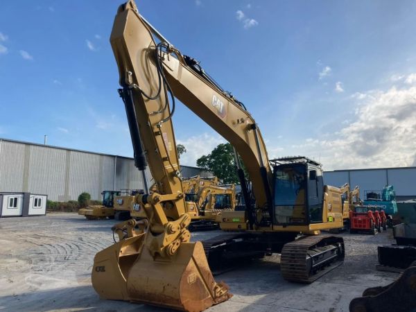 2023 CATERPILLAR 330GC image