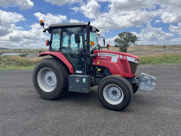 2017 Massey Ferguson 4608 image