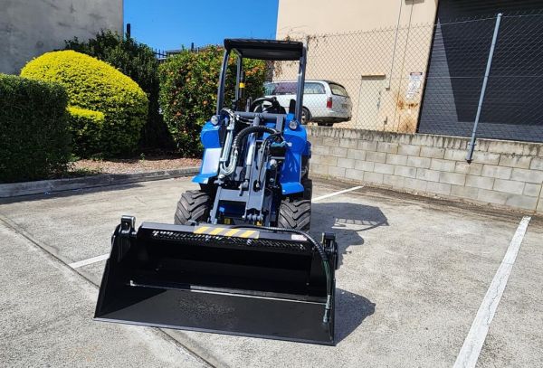 5.3K Multione Loader Power Pack Including Attachments! Italian Manufactured Excellence image