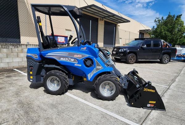 5.3K Multione Mini Loader 25hp, FREE UPGRADE TO BIG TYRES image