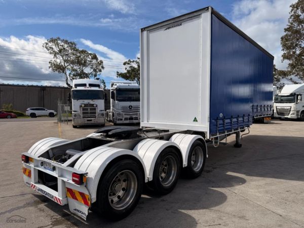 2021 Maxitrans ST3 image