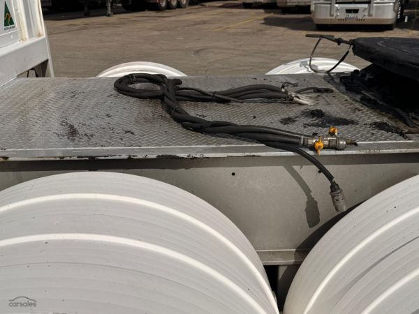 2021 Maxitrans ST3 image