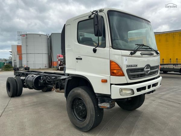 2008 Hino GT1J Cab Chassis image