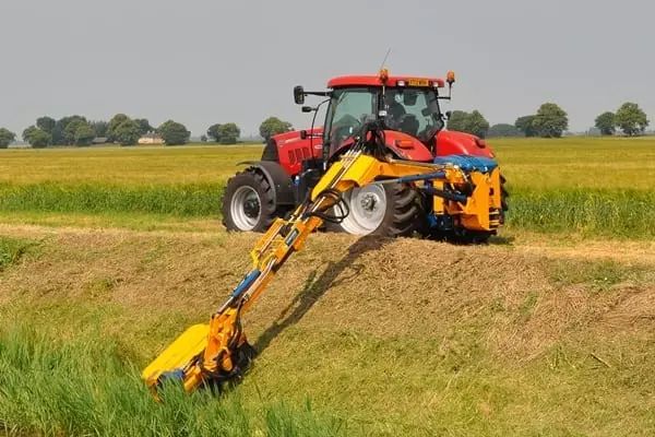 BOMFORD EAGLE 8.0M – EXTRA HEAVY DUTY – DOUBLE SIDE CUT – REACH ARM FLAIL MOWER image